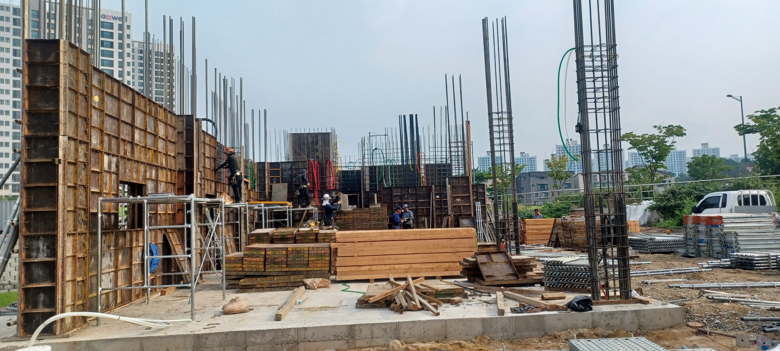 하룹 사옥 기초 공사